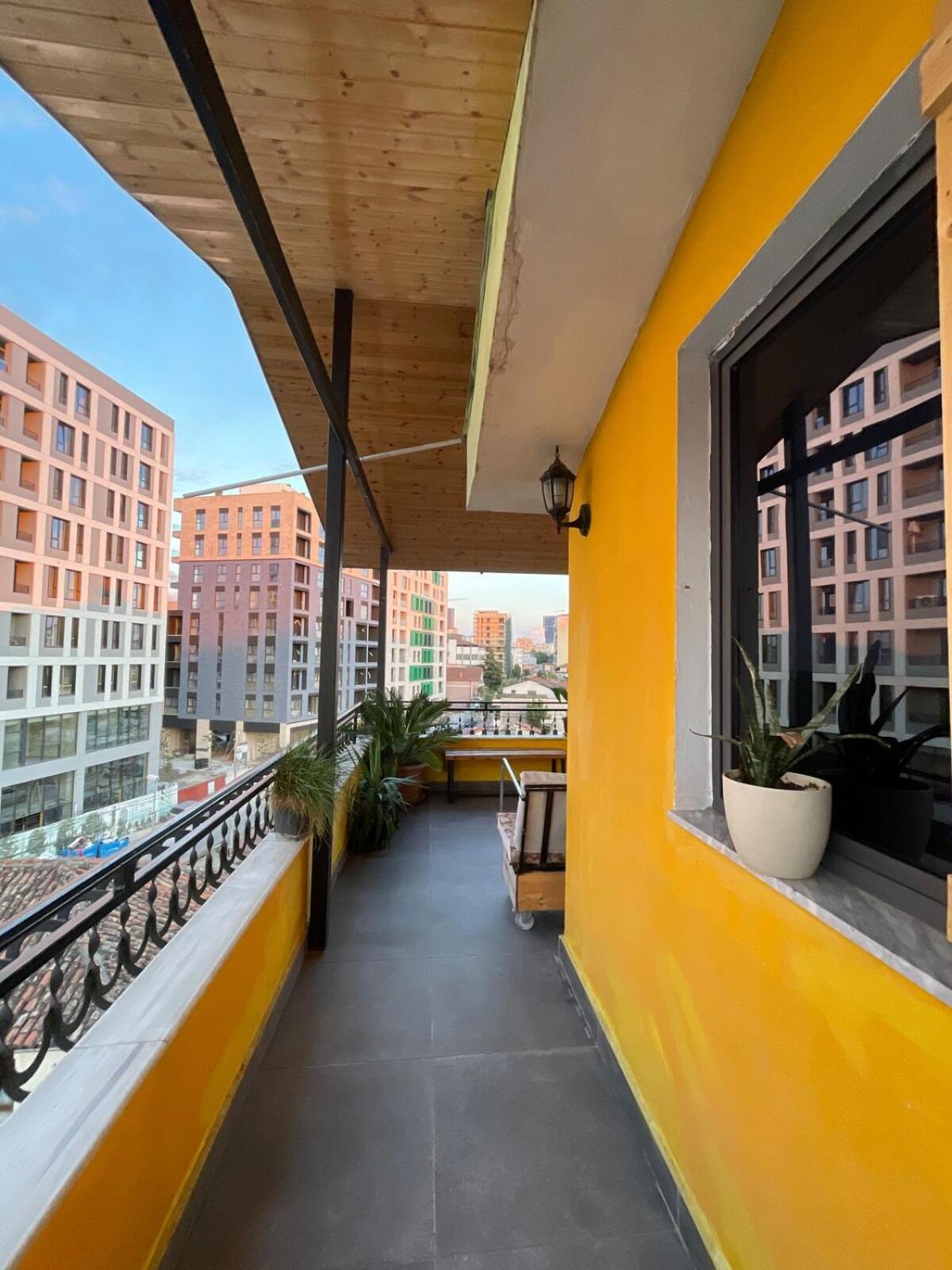 Cozy Big Apartment With Balcony Tirana Exterior photo